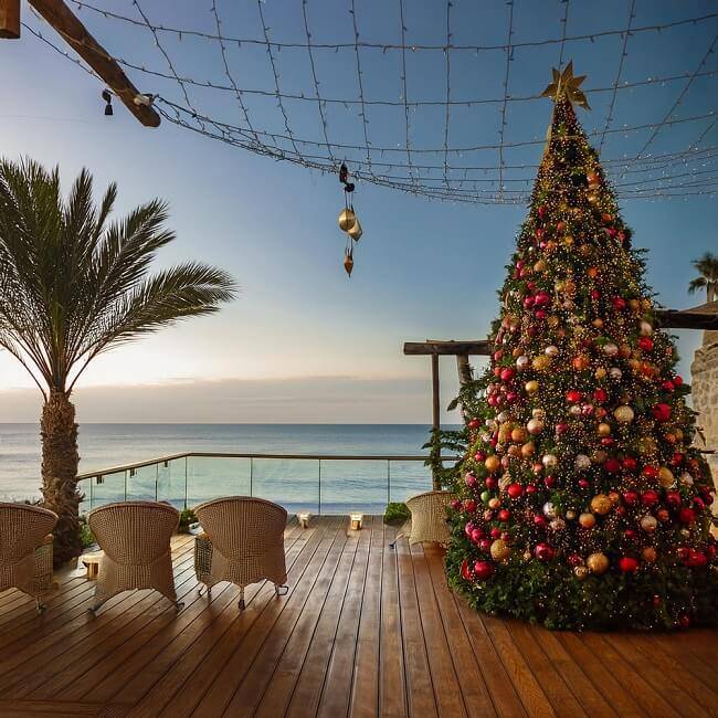 Weihnachtsbaum auf einer Terasse im Ägypten Urlaub