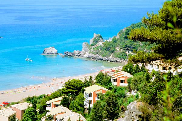 Eine traumhaft schöne Bucht auf der griechischen Insel Korfu.
